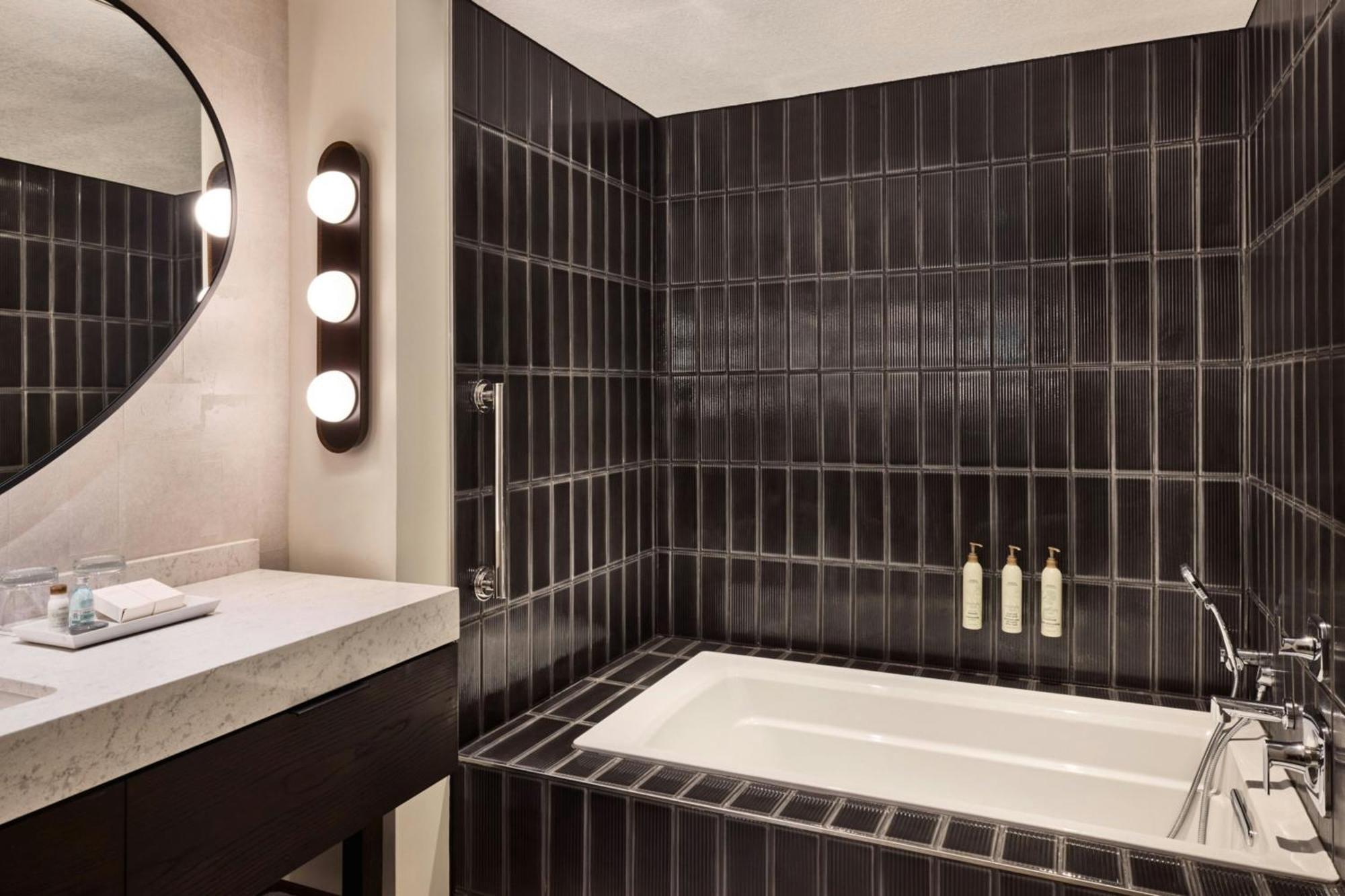 Renaissance Phoenix Glendale Hotel & Conference Center מראה חיצוני תמונה